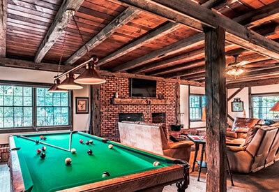 Cabins with Pool Tables